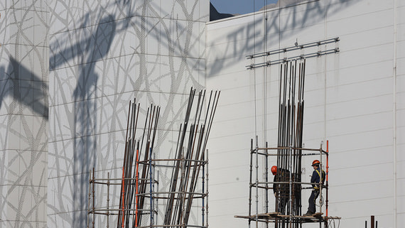 Володин: в сфере строительства работает 13-15% мигрантов