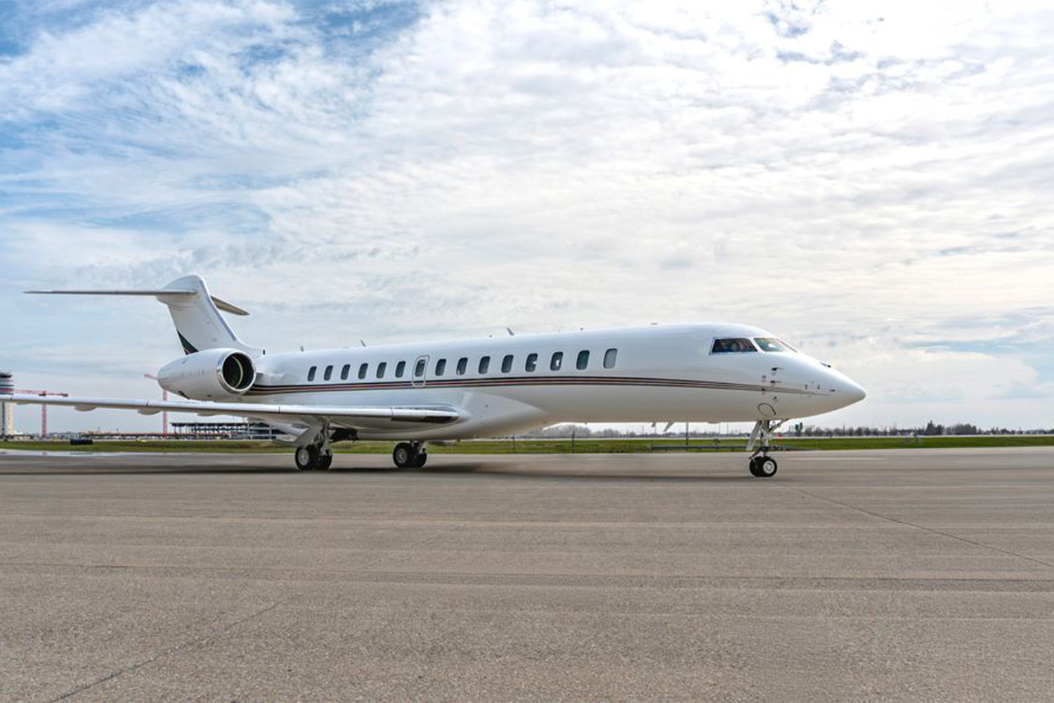 Новая скорость: NetJets пополняет флот флагманским Bombardier Global 8000