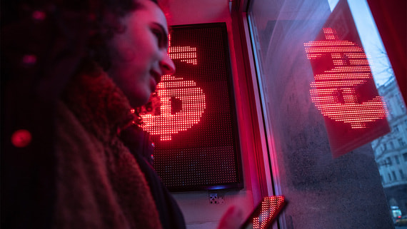 Банк России установил курс доллара ниже 80 рублей