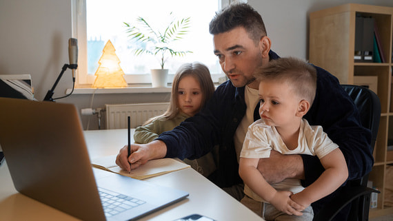 Соцфонд начнет прием заявок на новую семейную выплату с 1 июня