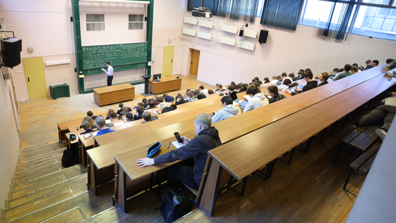 Рособрнадзор объявил предостережения двум вузам