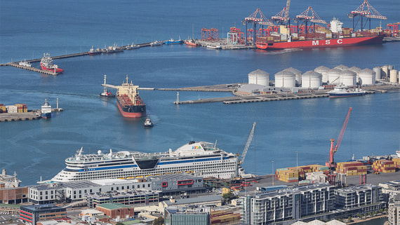 Цена на Brent превысила $101 перед блокадой Ормузского пролива