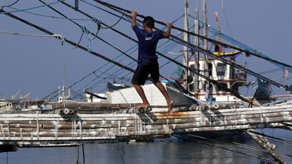 Reuters: Китай заблокировал доступ к спорному рифу в Южно-Китайском море