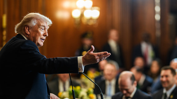 Трамп вновь раскритиковал папу римского за его речь о войне в Иране