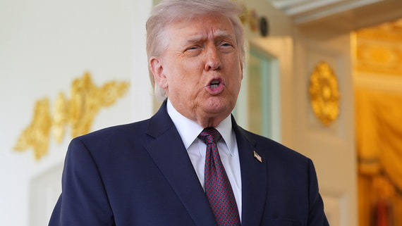 Трамп: Китай рад тому, что США открывают Ормузский пролив