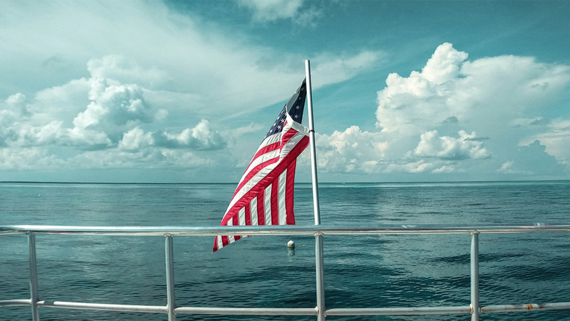 СМИ сообщили о дефиците еды на авианосцах США, развернутых на Ближнем Востоке