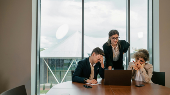 Reuters: Meta сокращает 10% персонала на фоне миллиардных инвестиций в ИИ