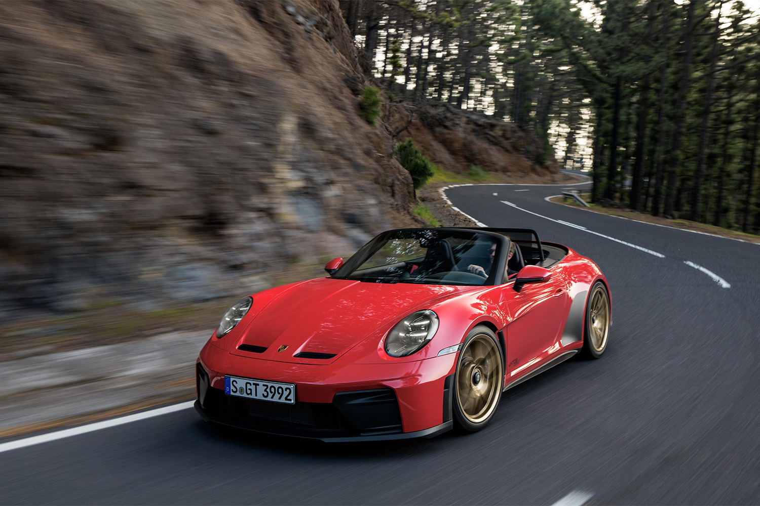 Porsche не для всех: ревущий кабриолет с механикой