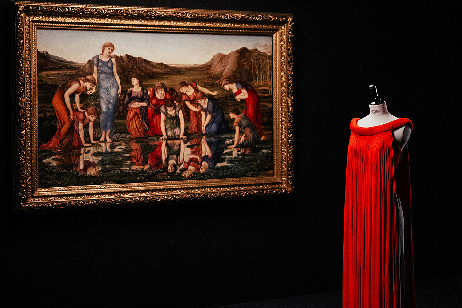 Найти рифму: Музей Гюльбенкяна сводит моду с искусством