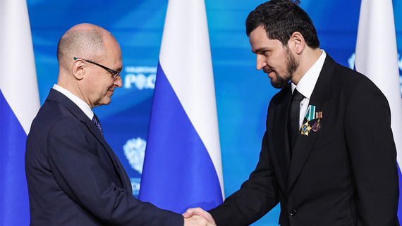 Кириенко вручил орден Дружбы мэру Грозного