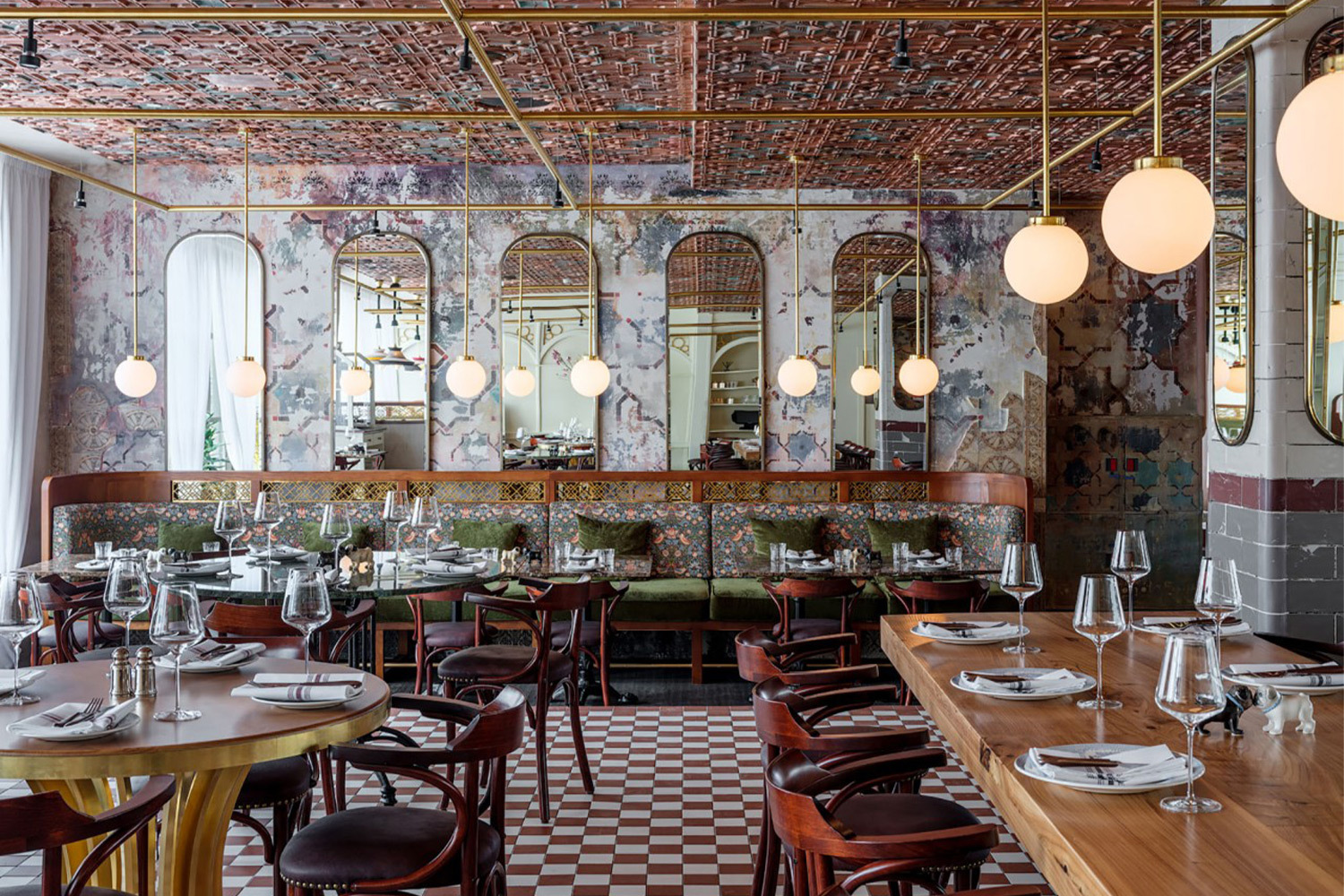 Ужин, достойный первых лиц: ближневосточная кухня на высшем уровне