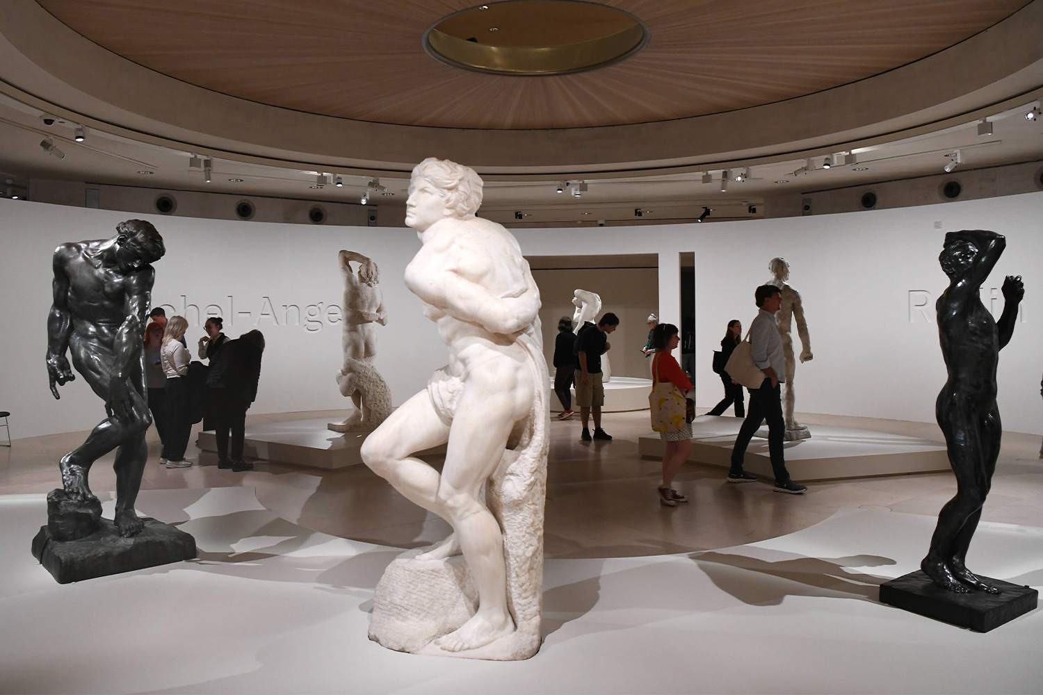 Ожившие в камне: выставка скульптур Микеланджело и Родена в Париже