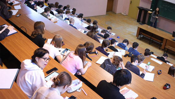 Депутаты Госдумы предложили повысить стипендию студентам в 10 раз