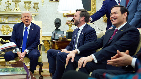 Как Дональд Трамп и его семья извлекают прибыль из внешней политики США