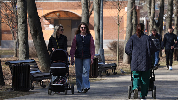 Путин считает рождаемость приоритетной для страны задачей