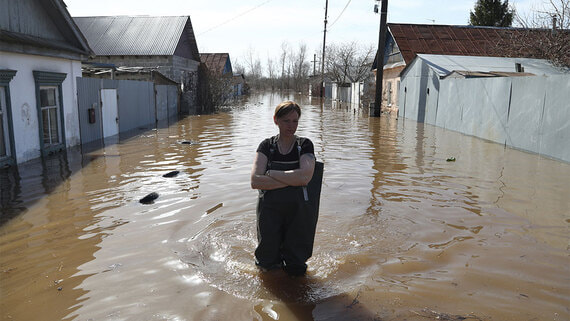 Путин потребовал от Минюста отчитаться о помощи пострадавшим от паводков