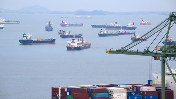 FT: Сингапур переходит на российские нефтепродукты