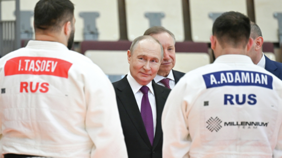 Путин посетил спортивную школу олимпийского резерва в Петербурге