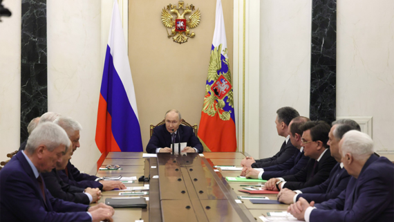 Путин провел совещание по обеспечению безопасности выборов. Главное