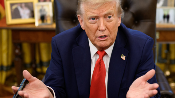 В США выпустят эксклюзивные паспорта с изображением Трампа