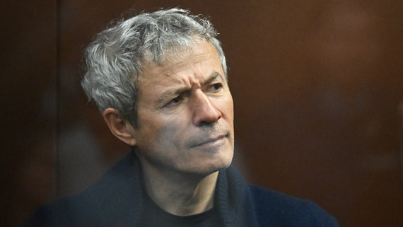 "Ведомости" узнали, почему суд арестовал 100% акций "Русагро" Вадима Мошковича