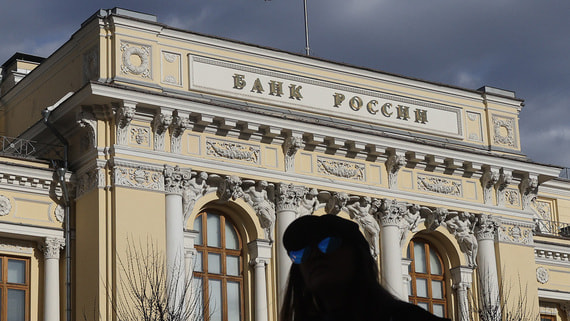 Граждане стали активнее жаловаться в ЦБ на МФО из-за раздолжнителей