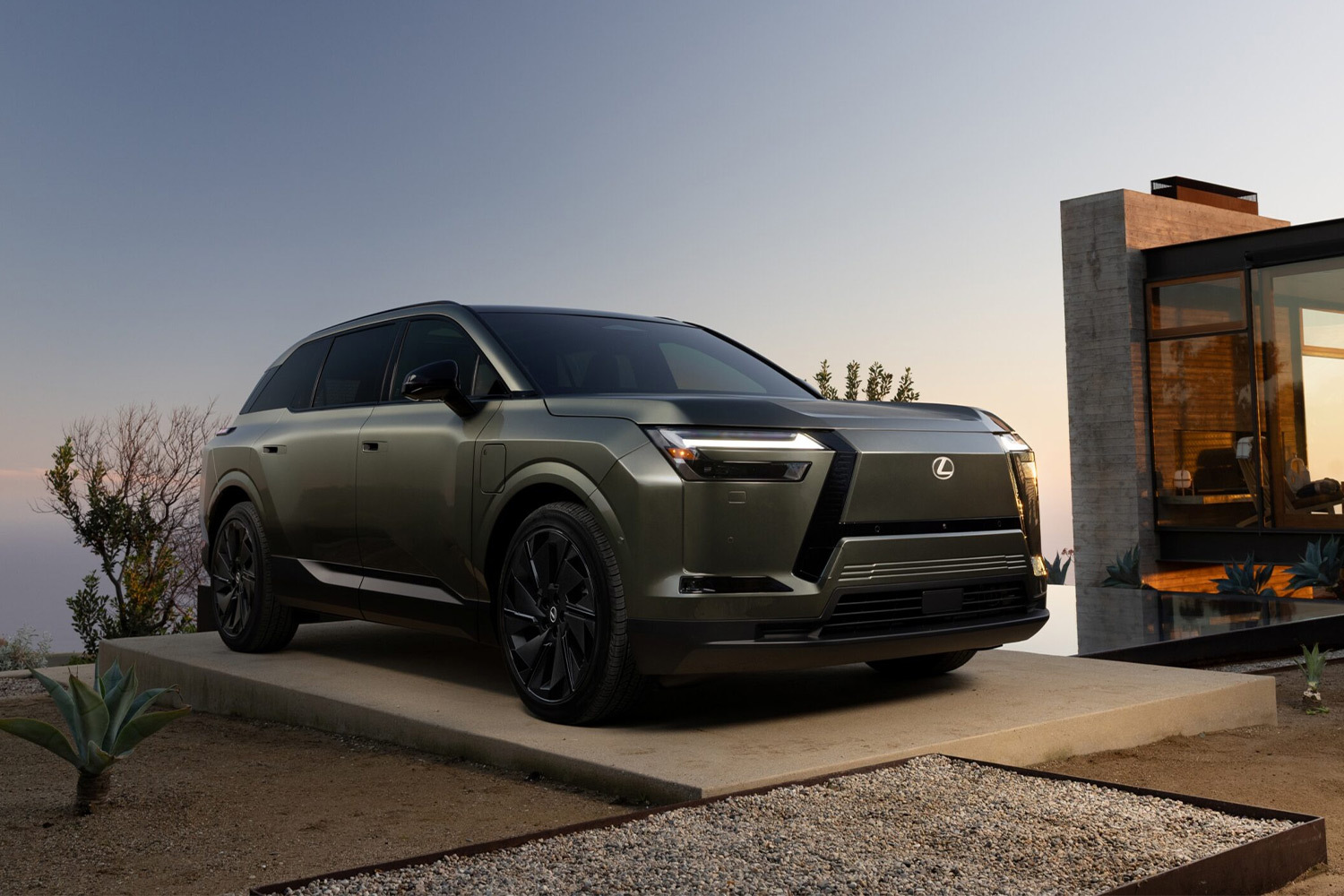 Гостиная на колесах: Lexus сделал роскошный электрокроссовер TZ