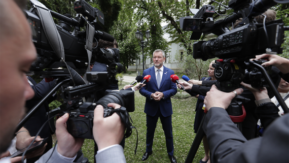 Президент Словакии заявил о расширении поставок боеприпасов Украине