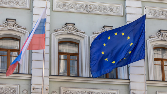 ЕС в новом пакете санкций хочет ограничить срок пребывания дипломатов из РФ