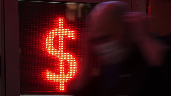 ЦБ понизил курс доллара на 19 мая до 72,35 рублей