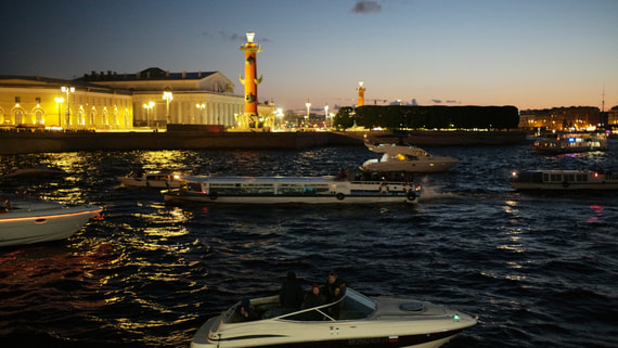 «Яндекс Go» запустил аренду прогулочных катеров в Санкт-Петербурге