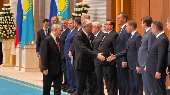 Путин прибыл во Дворец независимости в Астане