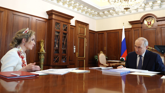 Путин продлил полномочия Львовой-Беловой на посту детского омбудсмена