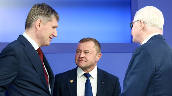 Президента и кабмин попросили не снижать порог доходов для плательщиков НДС