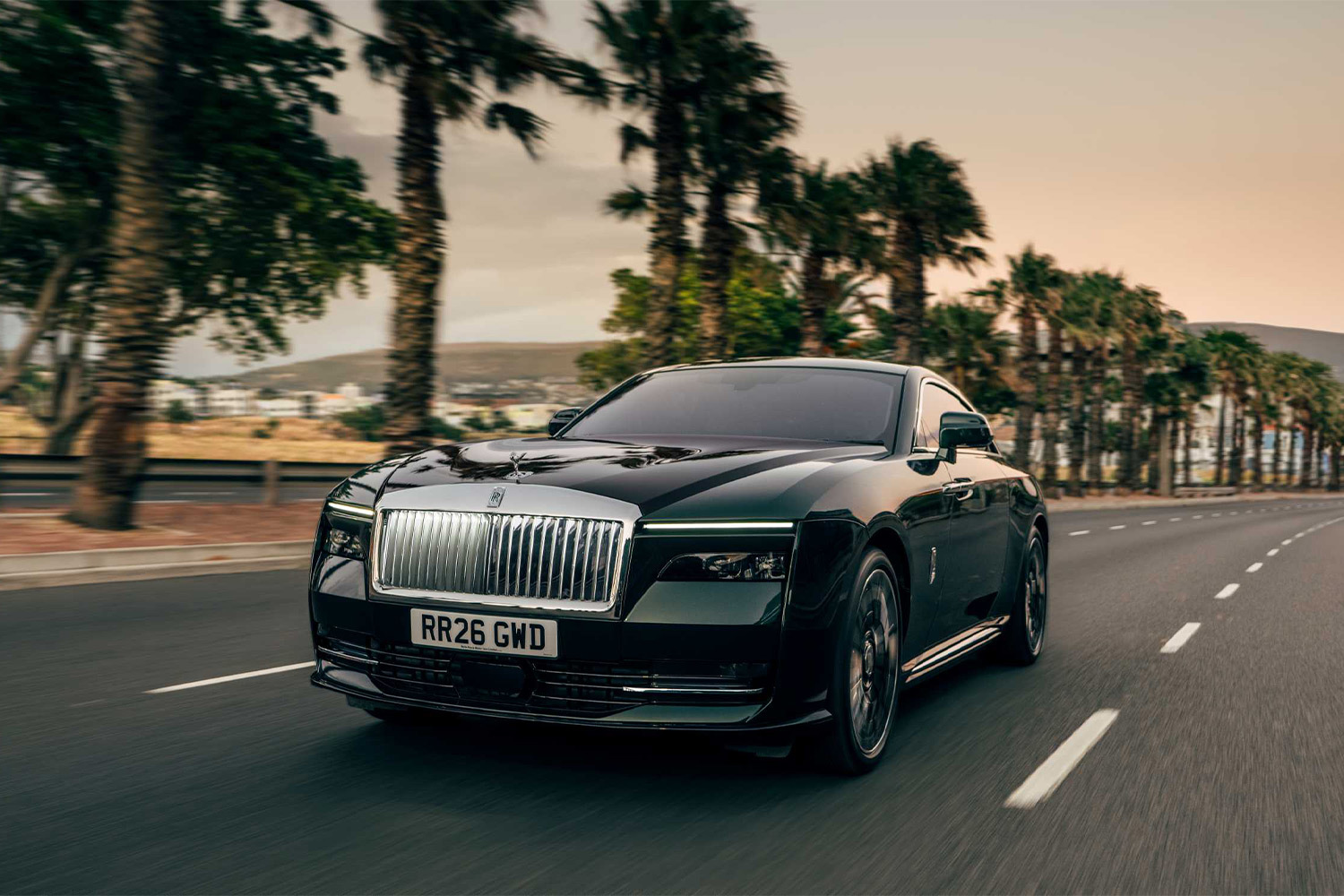 Электрокар для аристократов: Rolls-Royce добавил блеска