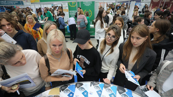 Котяков: трудоустройство выпускников колледжей выросло более чем вдвое за 10 лет
