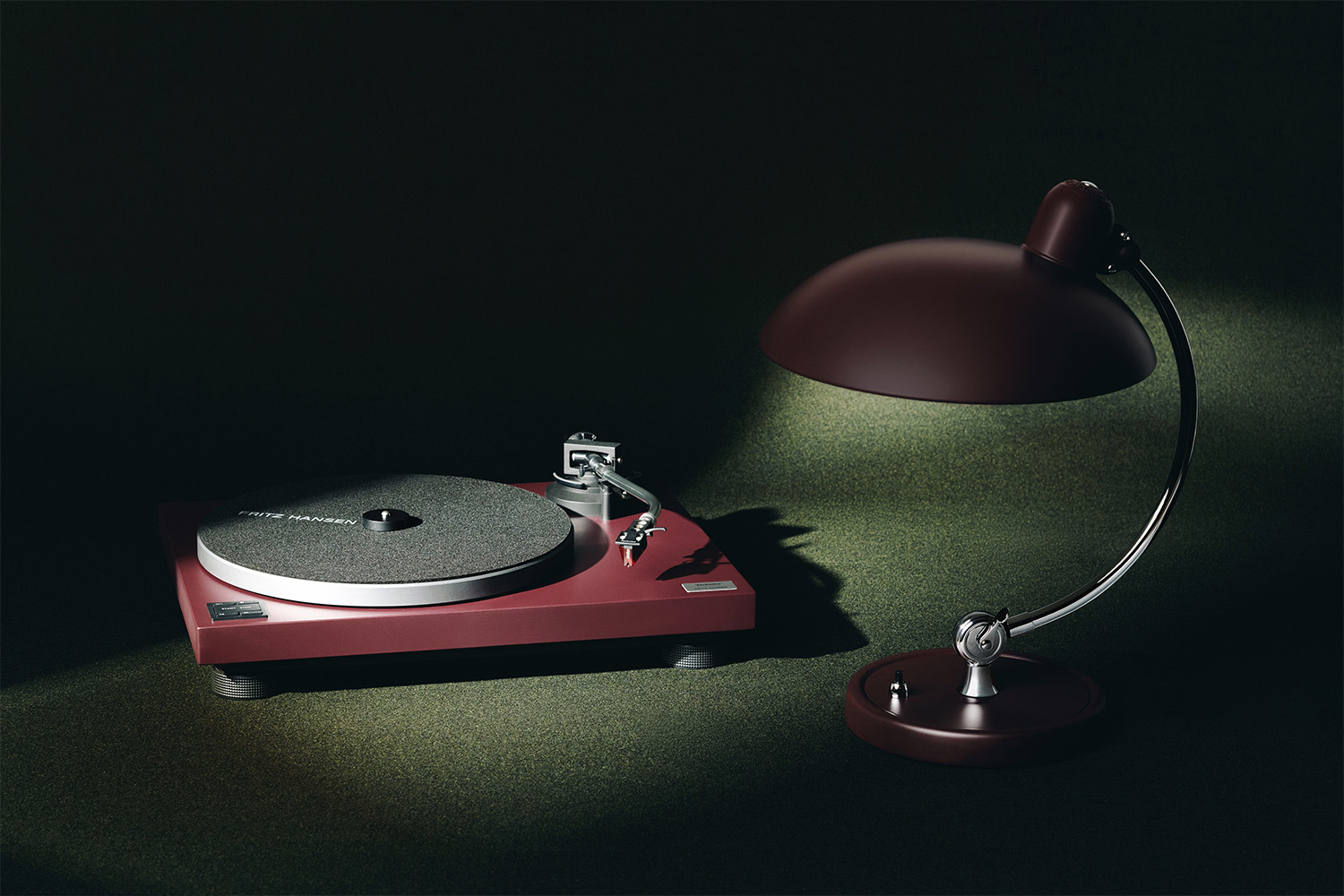Баухаус и винил: коллаборация Technics и Fritz Hansen