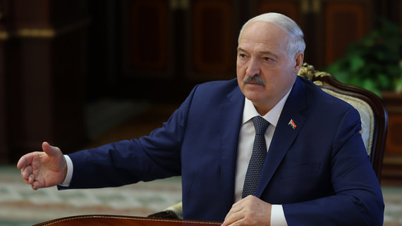 Лукашенко: граница с Украиной пылает как никогда