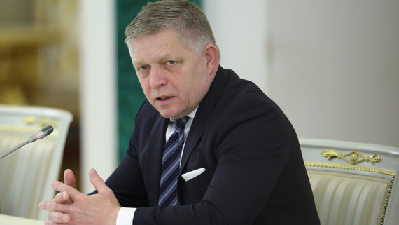 Фицо предложил установить прямую линию связи между Россией и Украиной