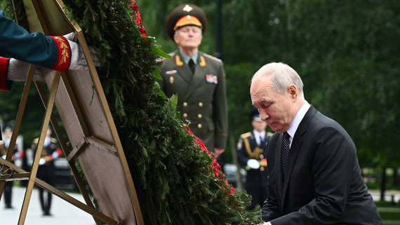 Песков: Путин вспоминает своего отца-фронтовика