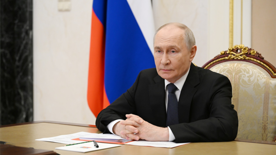 Путин продлил срок действия ответных мер на потолок цены на российскую нефть