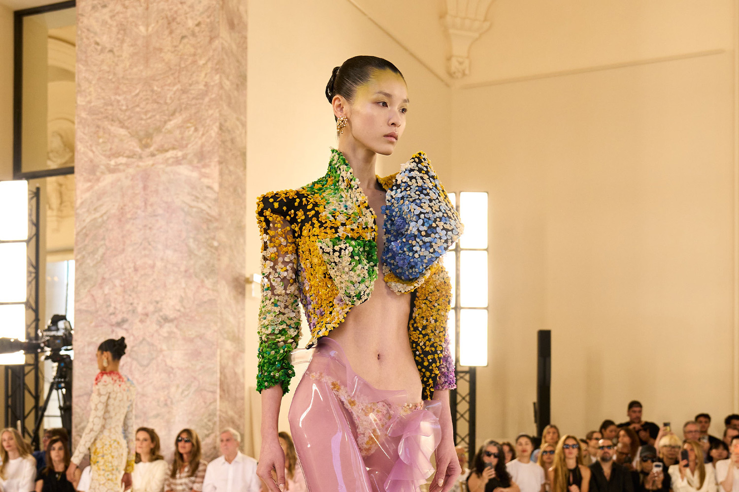 Подъем с глубины: «Бездна» Schiaparelli открывает кутюрную неделю
