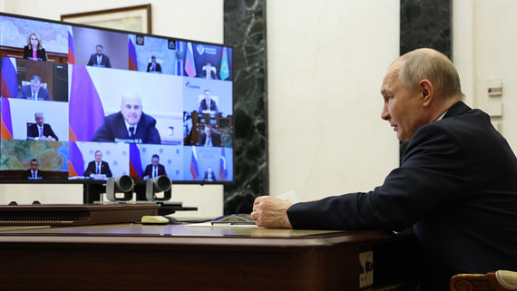 Путин обсудит с правительством ситуацию с топливом