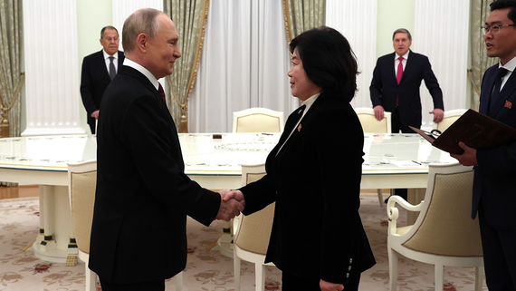 Путин принял в Кремле министра иностранных дел КНДР Цой Сон Хи