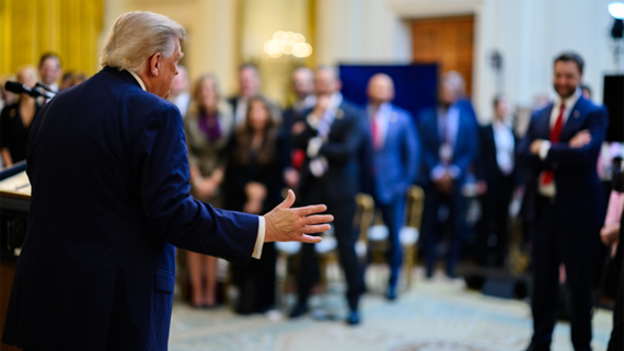 Трамп пригрозил Ирану многократным ответом за гибель американских солдат