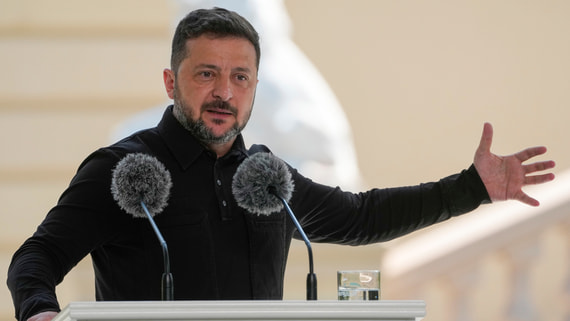 Зеленский официально уволил Сырского с поста главкома ВСУ