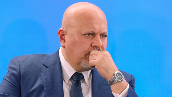 Reuters: выдавшего ордер на арест Путина прокурора отстранили от должности