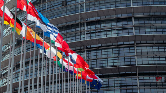 Bloomberg: ЕС и США в Париже хотят согласовать план по гарантиям безопасности