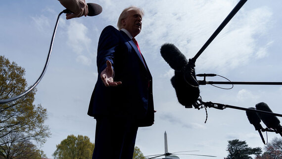 Трамп объяснил, почему сменил самолет в Турции