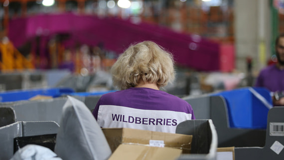 Обломки БПЛА повредили склад Wildberries под Тверью